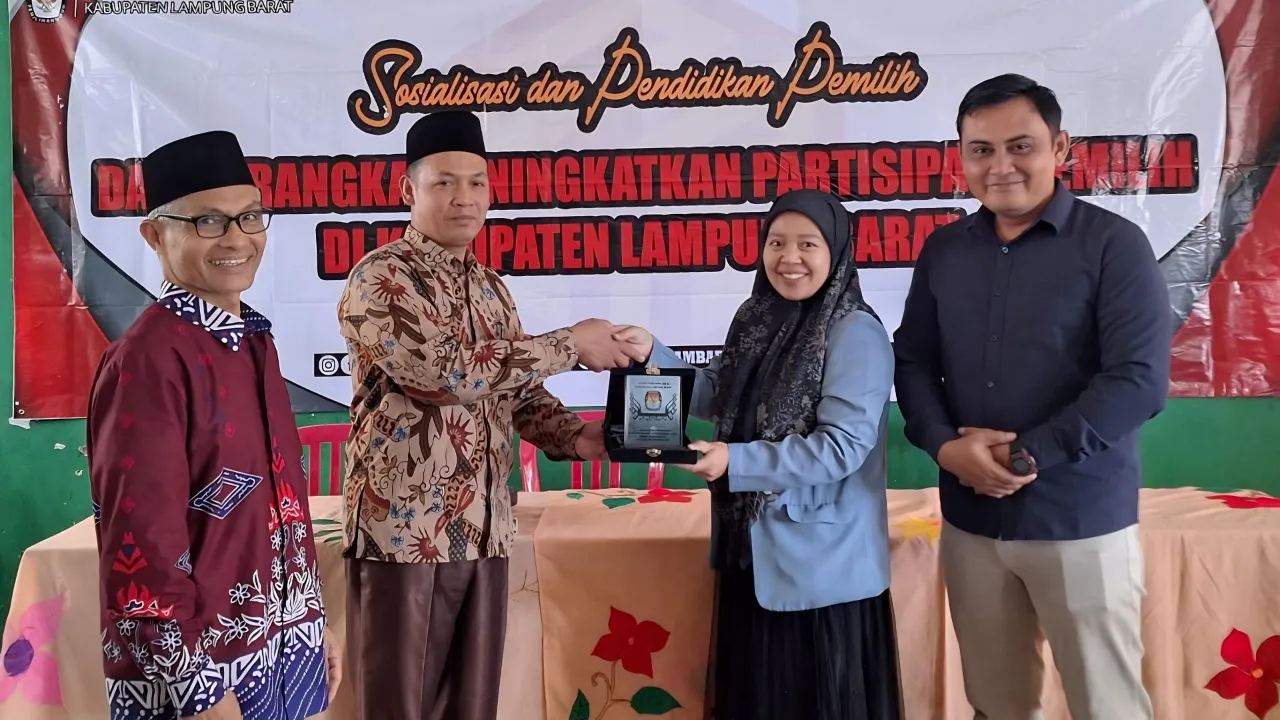 Sasar Pemilih Pemula, KPU Lampung Barat Gelar Sosialisasi di MA Miftahul Huda